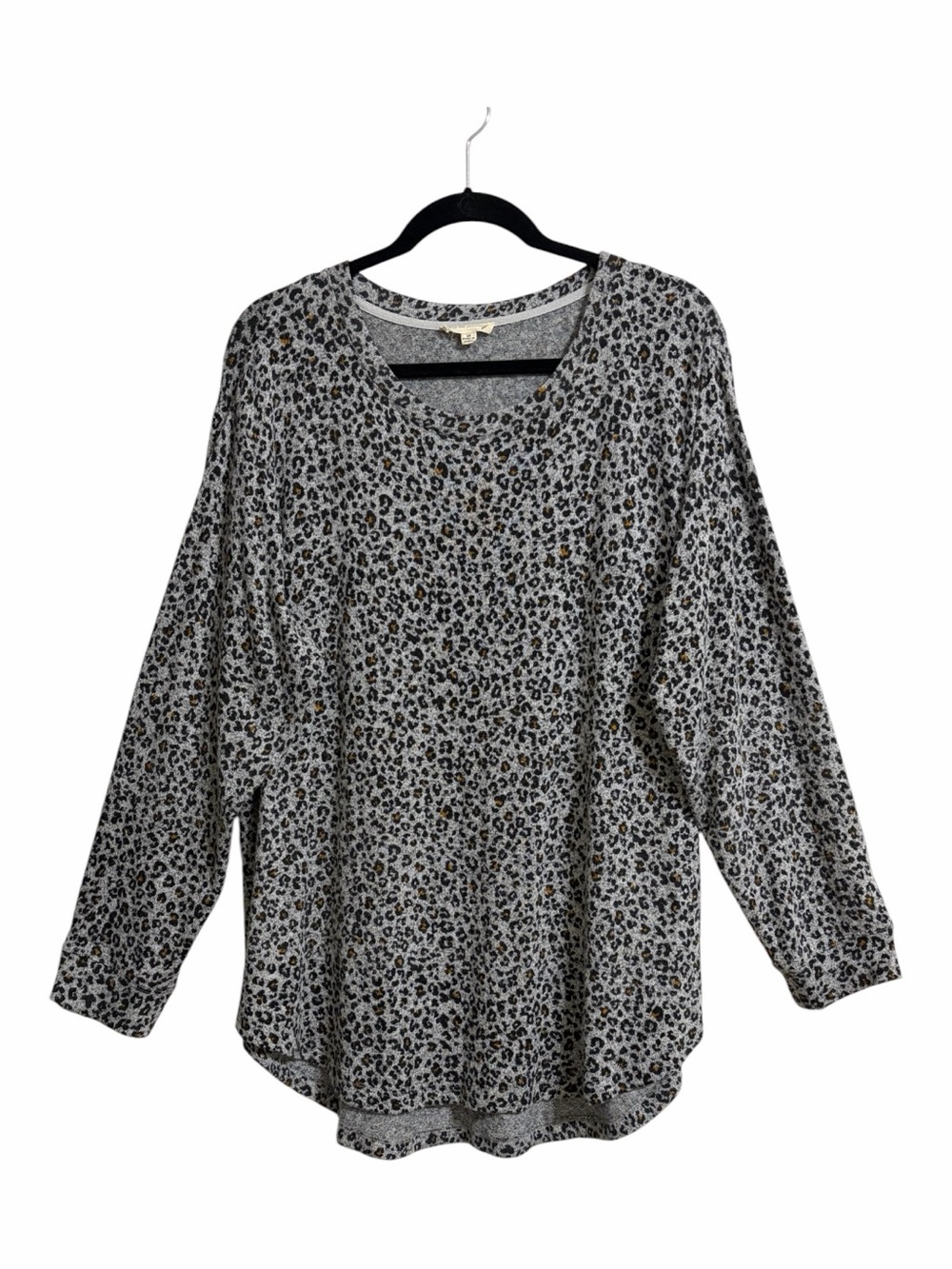 Jane & Delancey Animal Print V-Neck Grey Long Sleeve Top - Gray